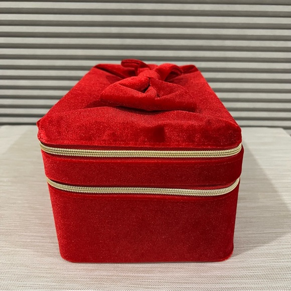 Estee Lauder Makeup Case - Picture 4 of 8